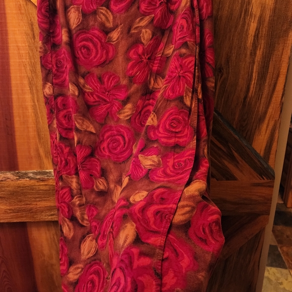 Sag Harbor burgundy floral skirt. Size XL - Picture 6 of 9